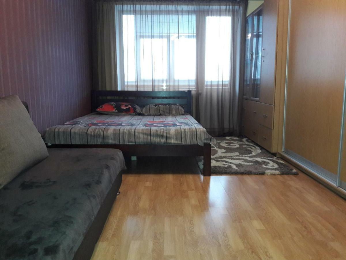 Apartment in the city center Tsjernihiv Buitenkant foto