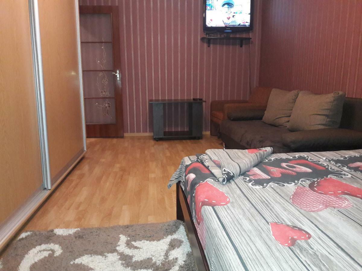 Apartment in the city center Tsjernihiv Buitenkant foto